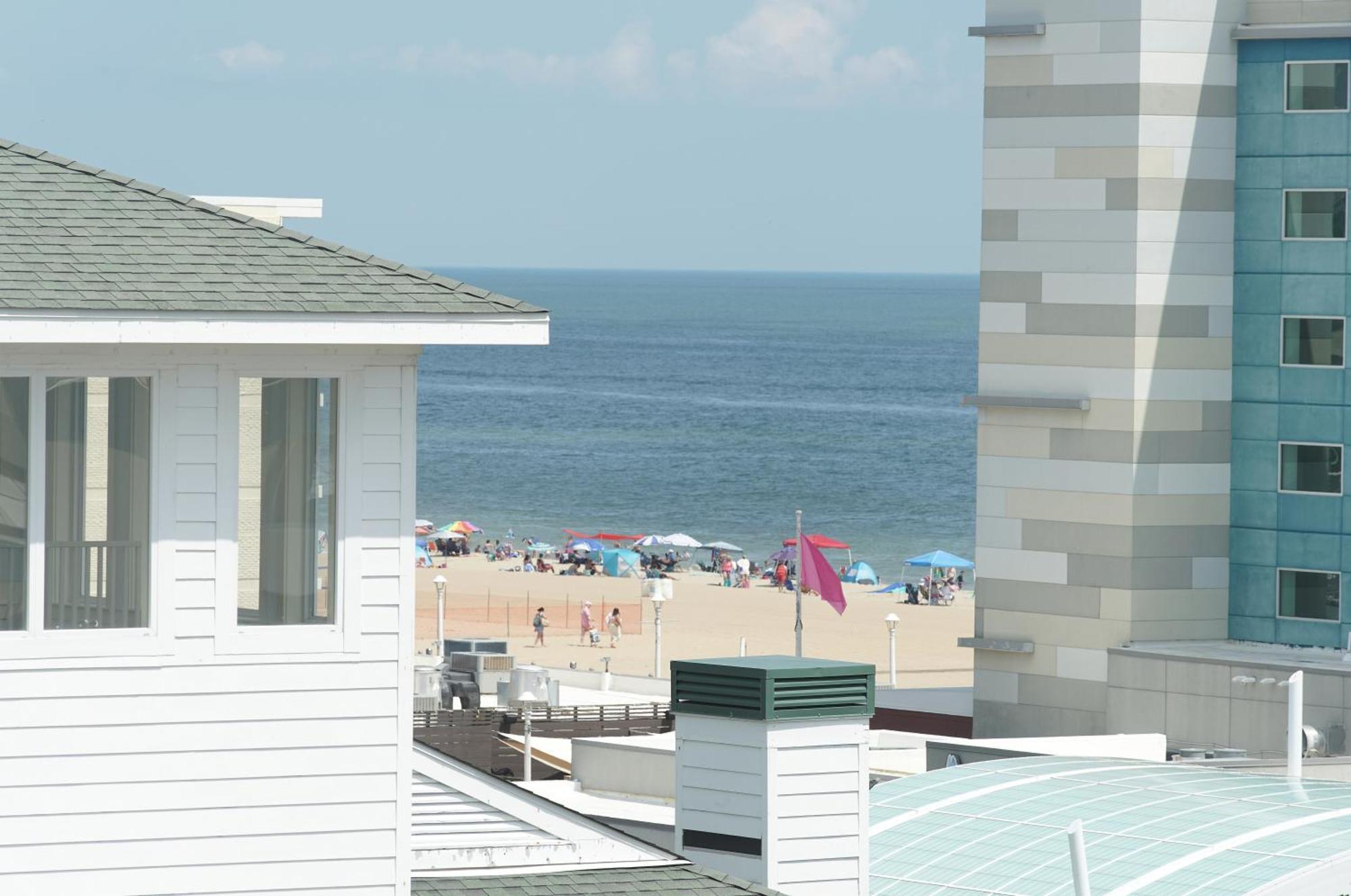 Howard Johnson By Wyndham Virginia Beach At The Beach Экстерьер фото