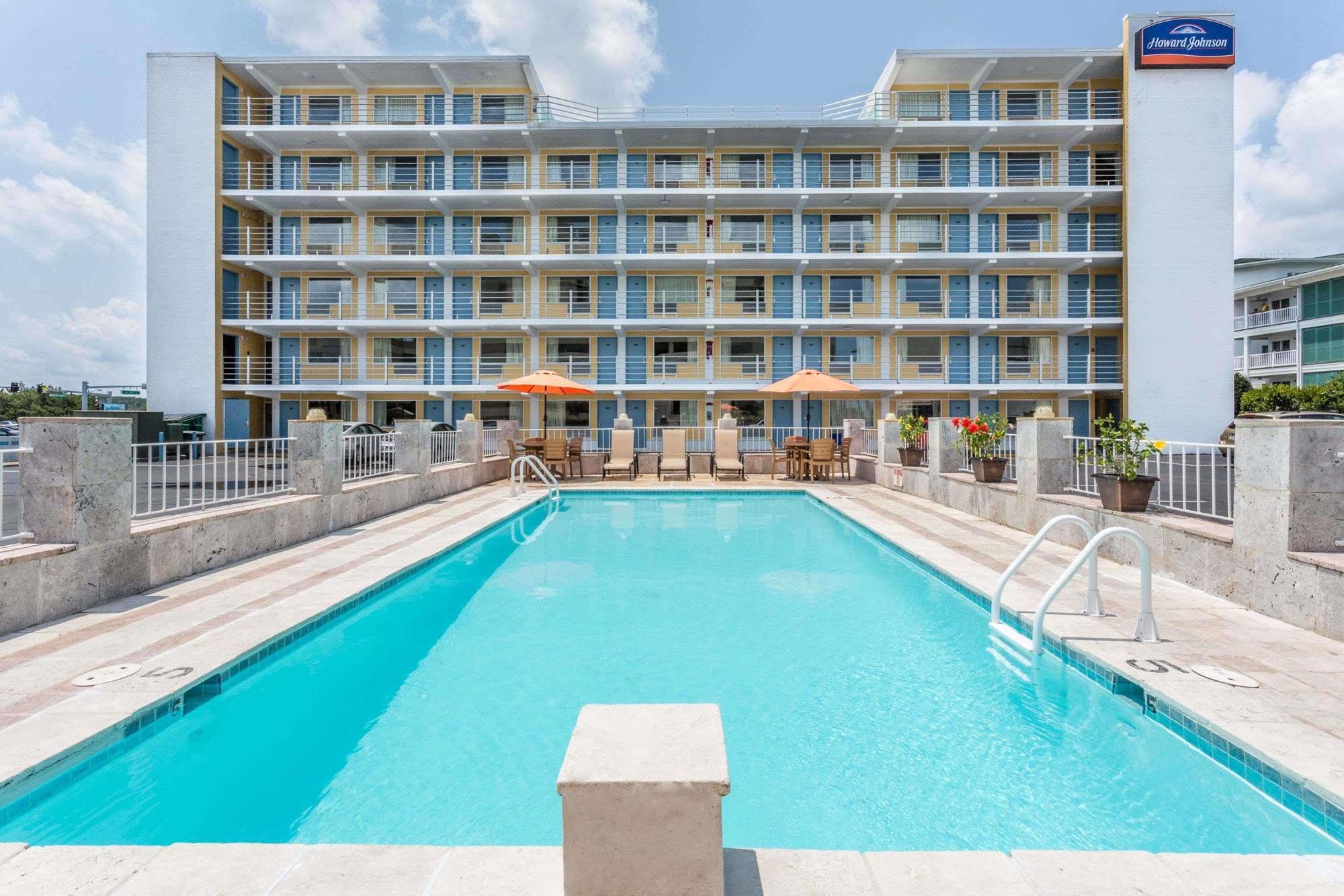 Howard Johnson By Wyndham Virginia Beach At The Beach Экстерьер фото